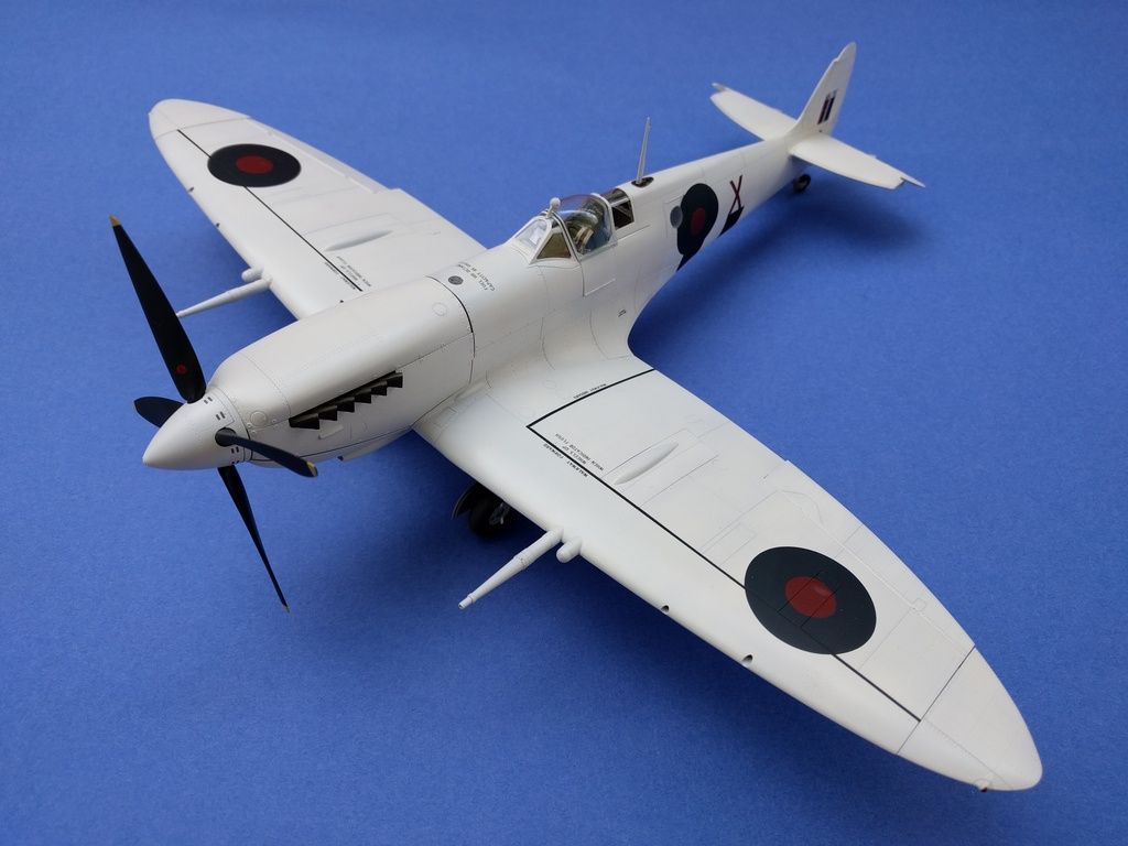 Tamiya Spitfire FR IX PRU Pink Ready For Inspection Aircraft Tamiya spitfire fr ix pru pink ready for inspection aircraft